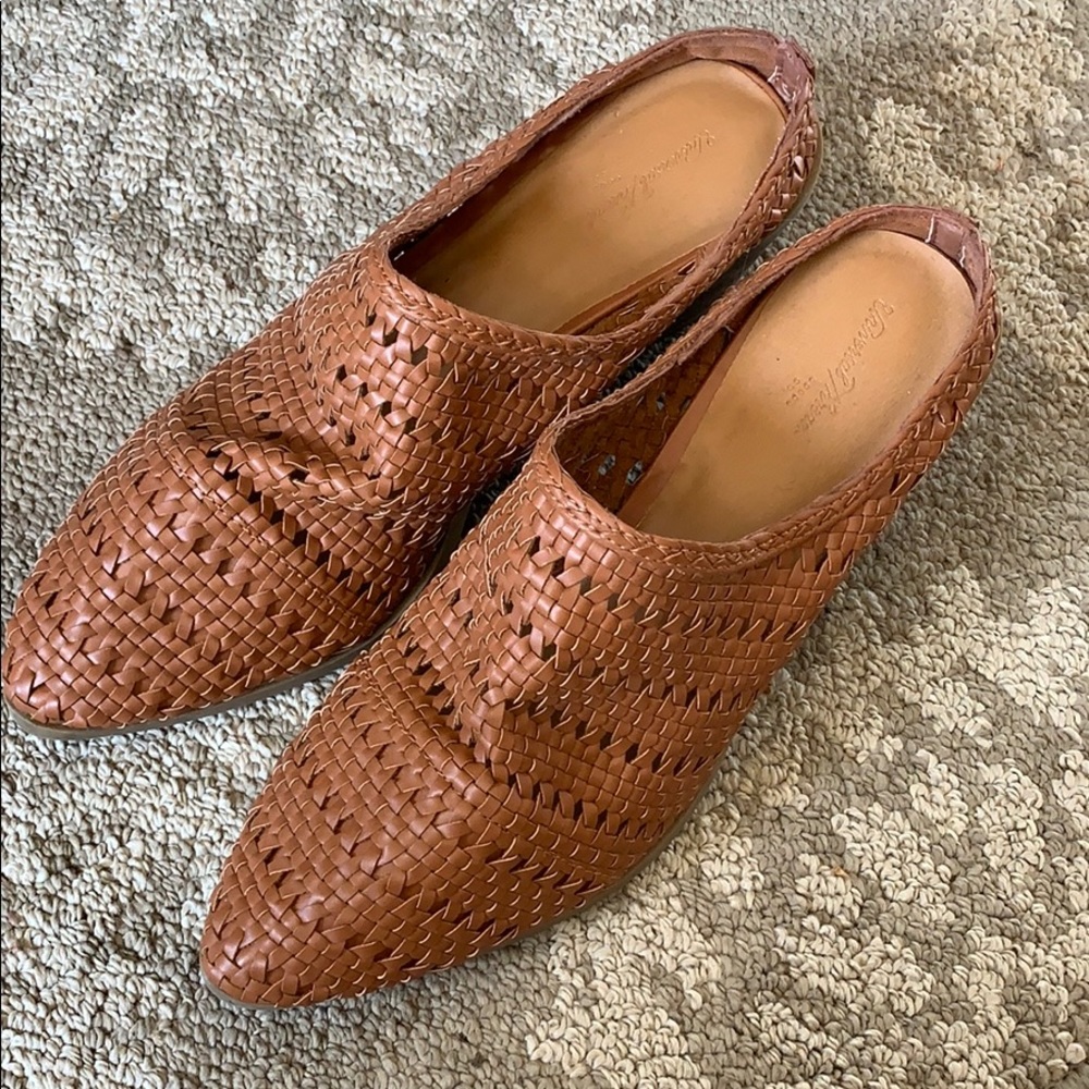 Universal thread shoes